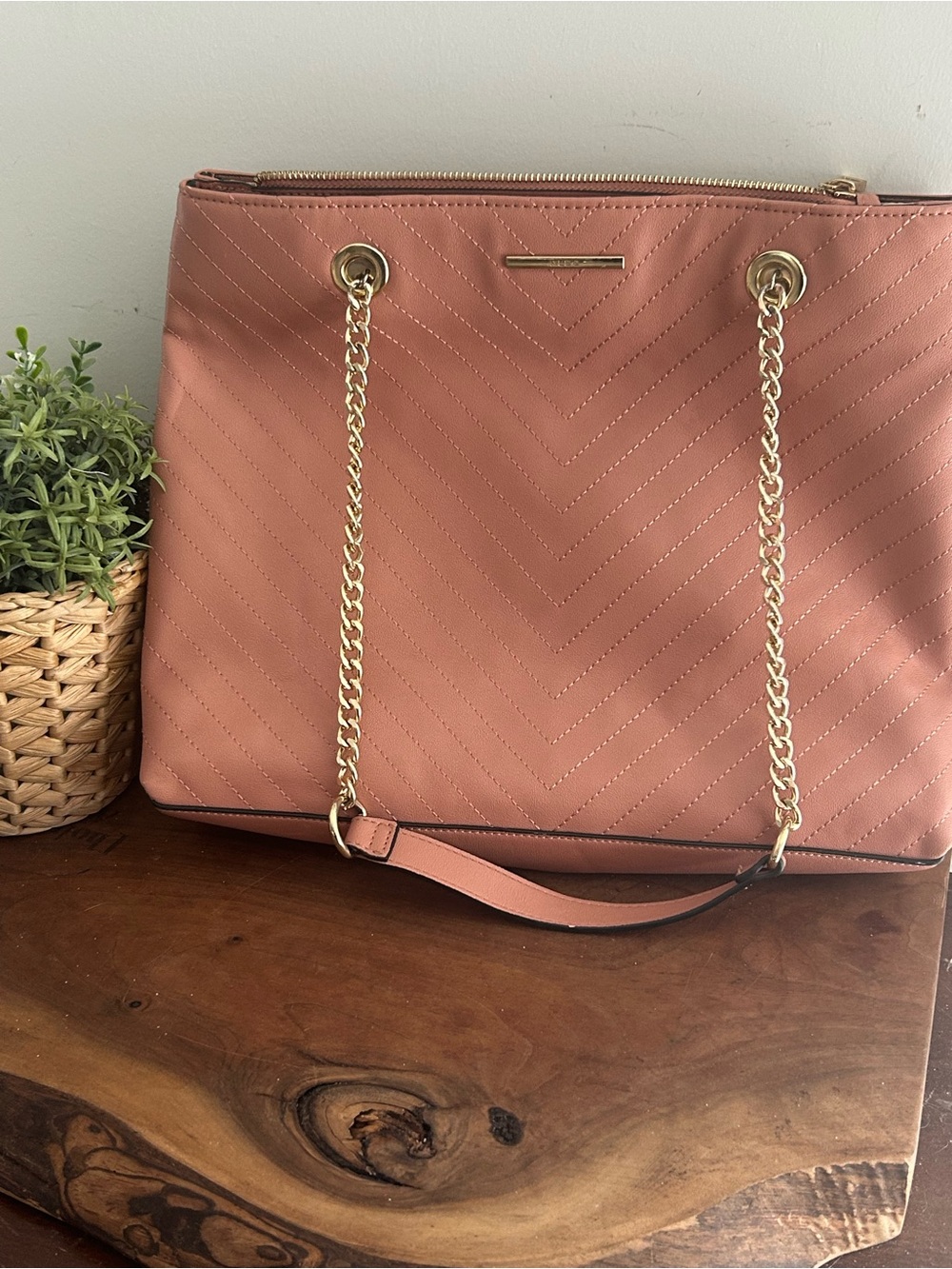 ALDO oversize Chain-Handle Tote Purse Bag - Blush Pink gold accents Work